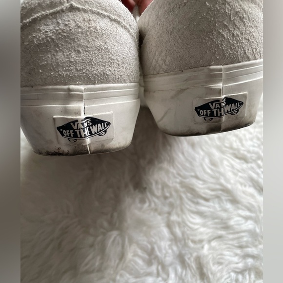 Vans - Picture 6 of 8